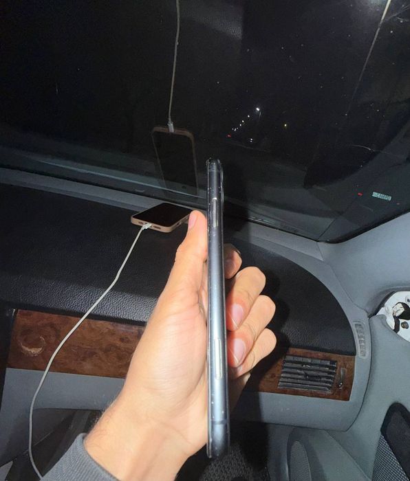 iPhone 11 128 GB sotiladi