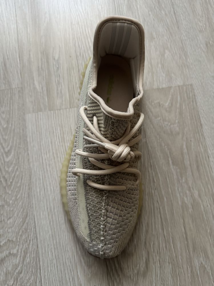 Adidasi Yeezy Boost 350 V2