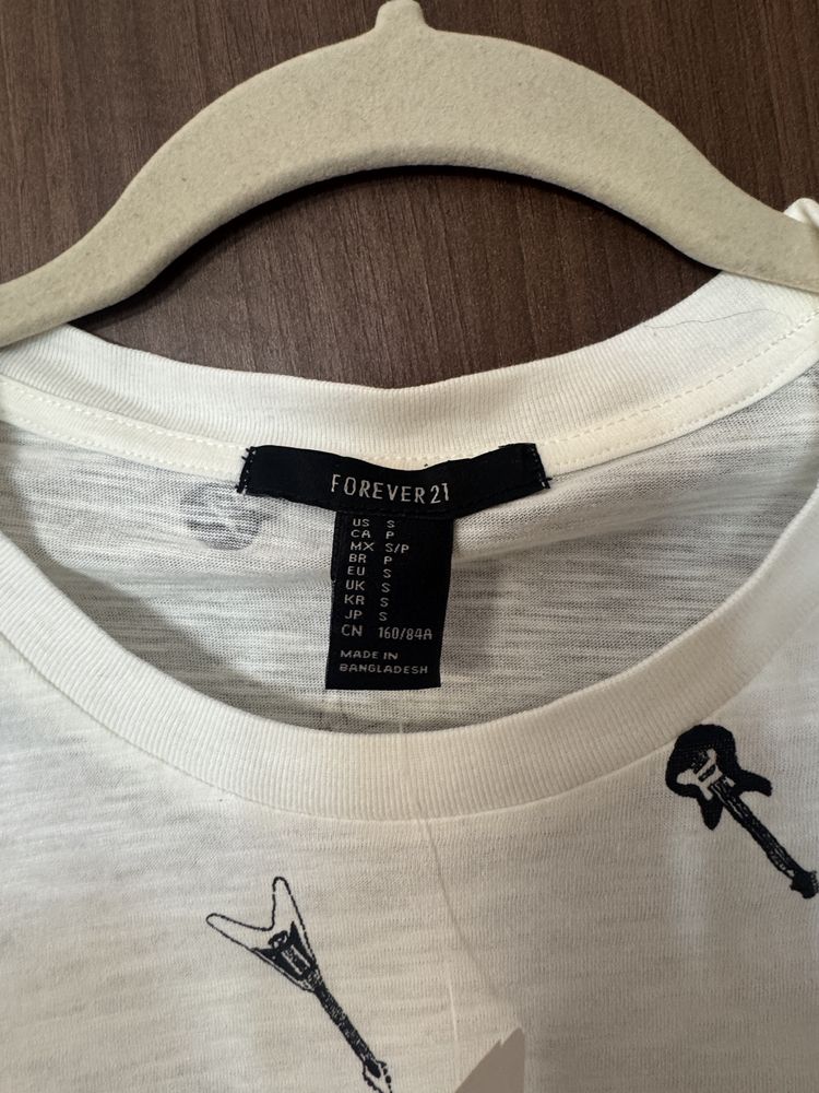 Tricou alb cu chitare, Forever 21, masura S