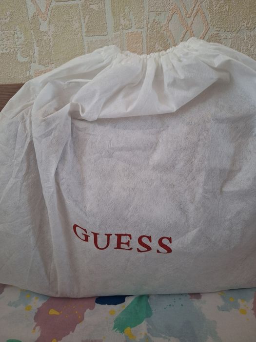 GUESS дамска чанта нова