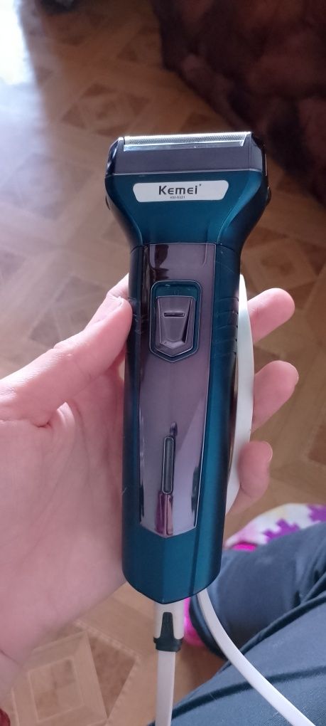 Професионална метална машинка за подстригване,брада 3 в 1   с дисплей