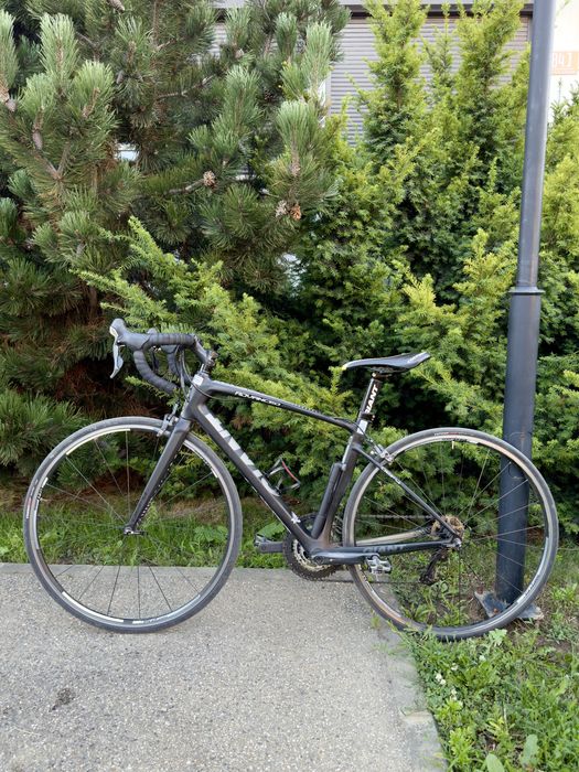 Giant Defy Advanced – Cadru Carbon, Cursieră Premium