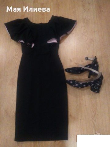 Красива Рокля за повод