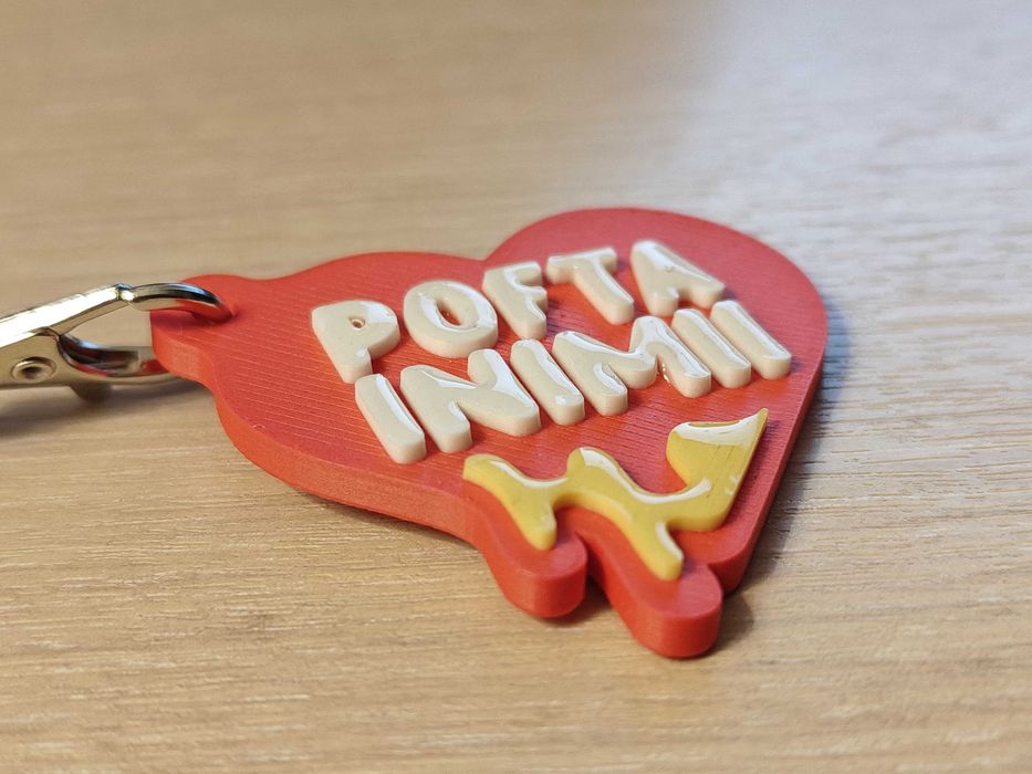 Vand brelocuri personalizate