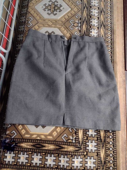 дамски поли л размер по 3лв