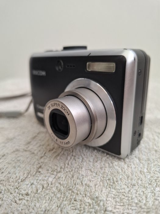 Aparat foto digital Ricoh Caplio RR770