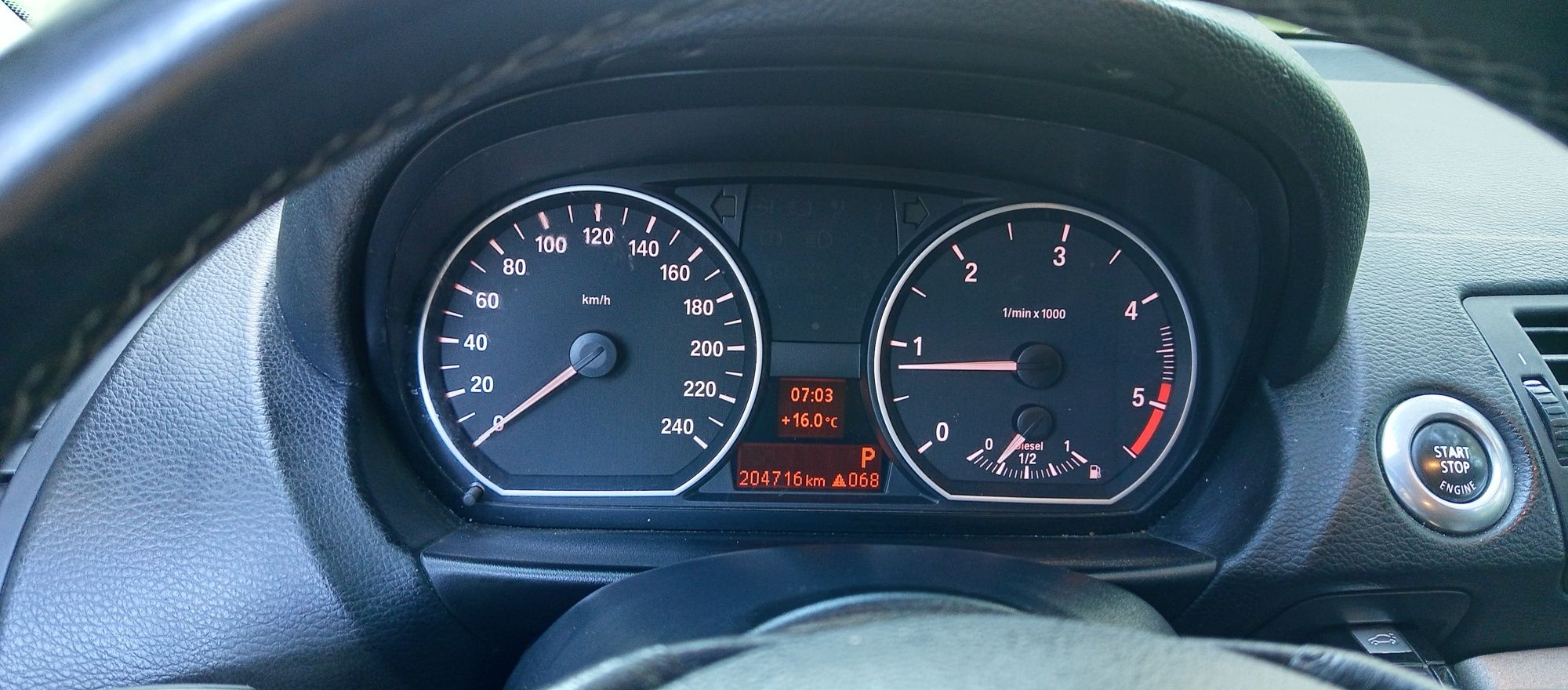 Продавам бмв е87 118д автоматик