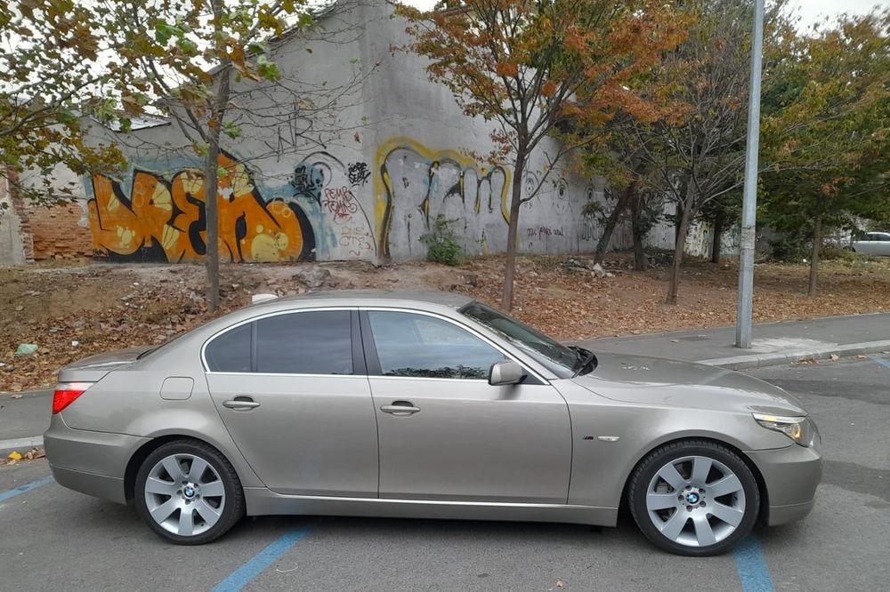 Bmw 550 i   102000 km