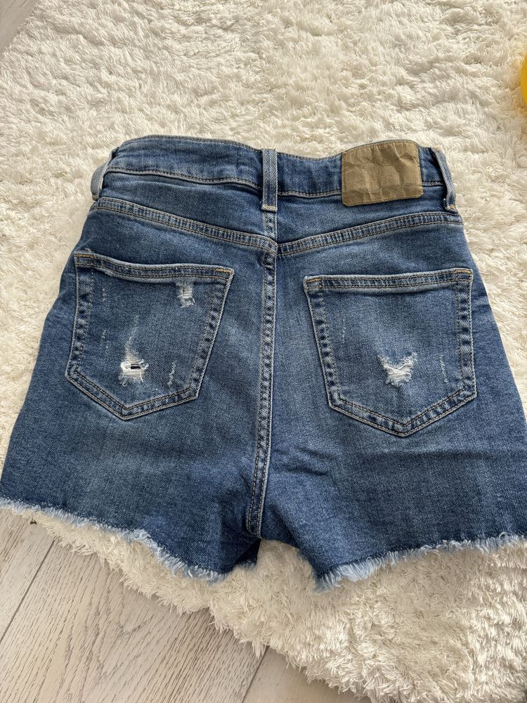 Pantaloni scurti H&M