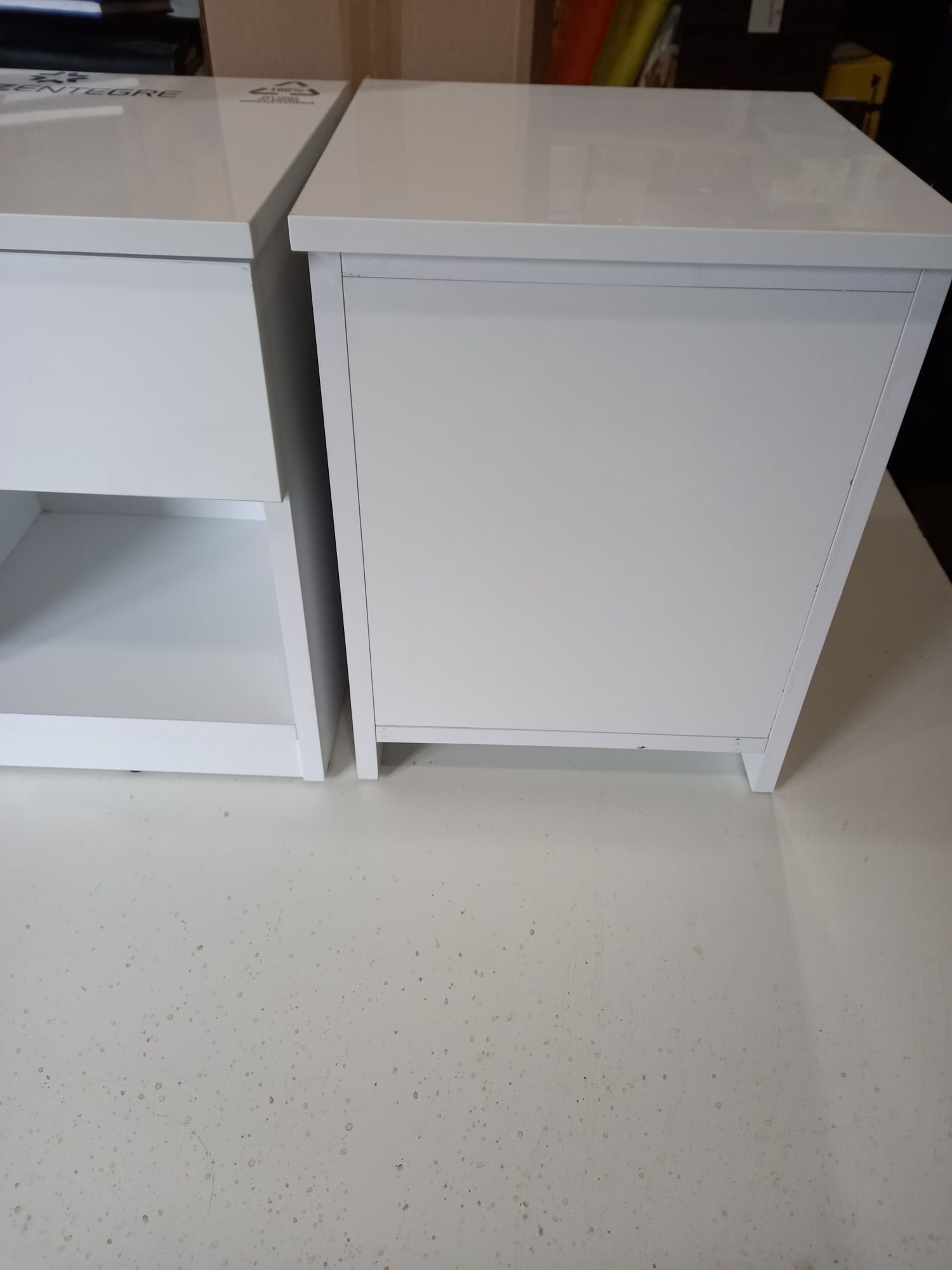 Noptieră cu fronturile mdf 18 mm