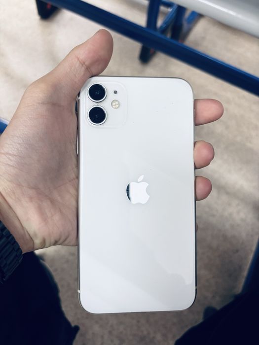 Продам срочно айфон 11