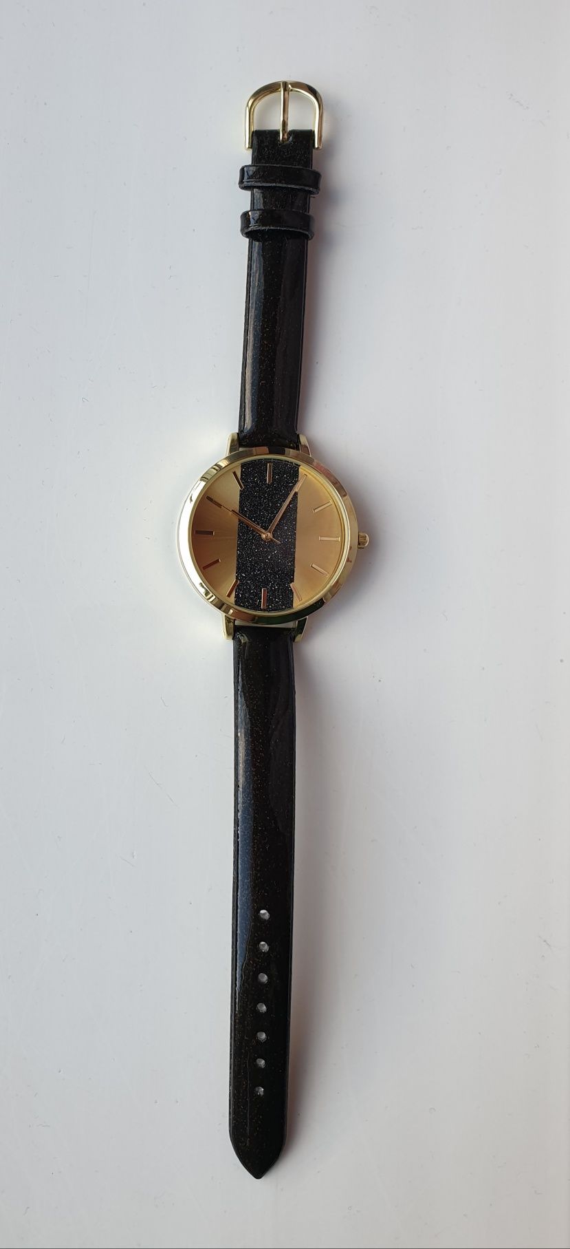 Дамски часовник от Avon + подарък