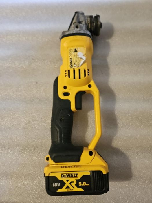 Vând flex Dewalt DCG412, folosit Se vinde cu tot cu baterie 5ah  și în