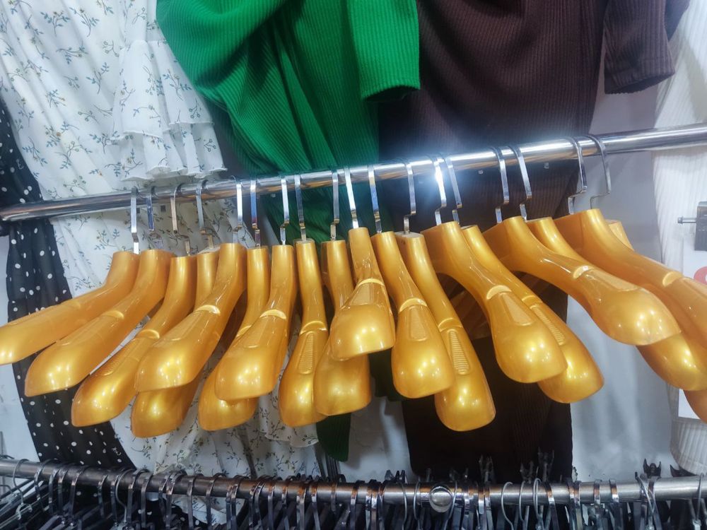 Продам вешалки для магазина