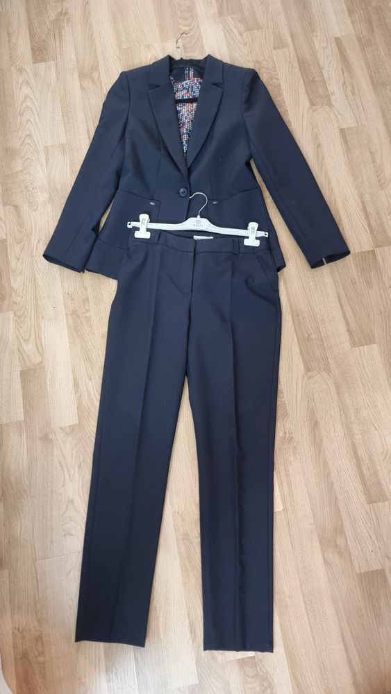 Costum bleumarin mar 38