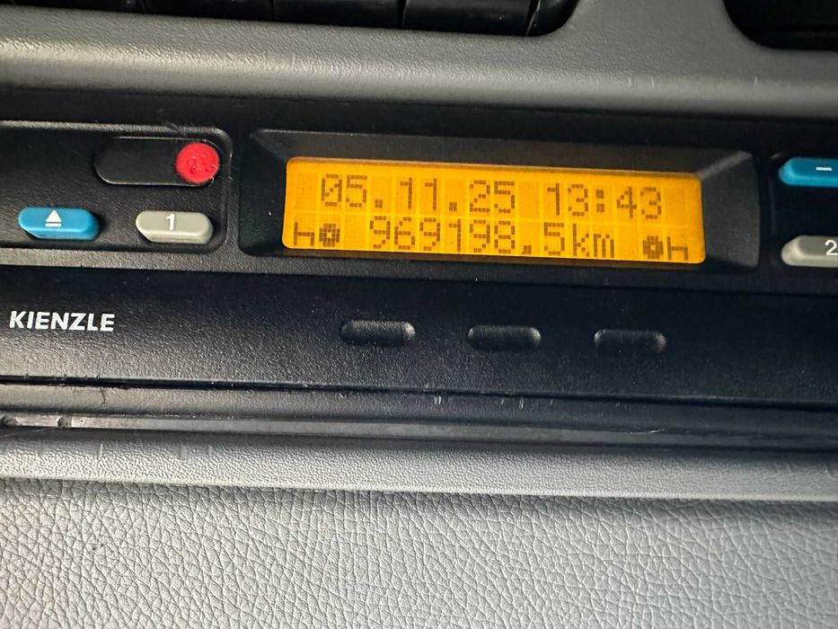 Camion trasport busteni