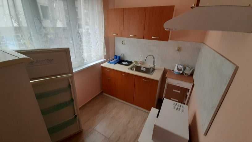 Дава се под наем Тристаен апартамент в Бургас, Център - 85 кв.м за 510 € - Снимка #3