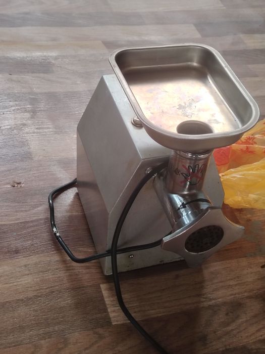 Продам мясорубку.