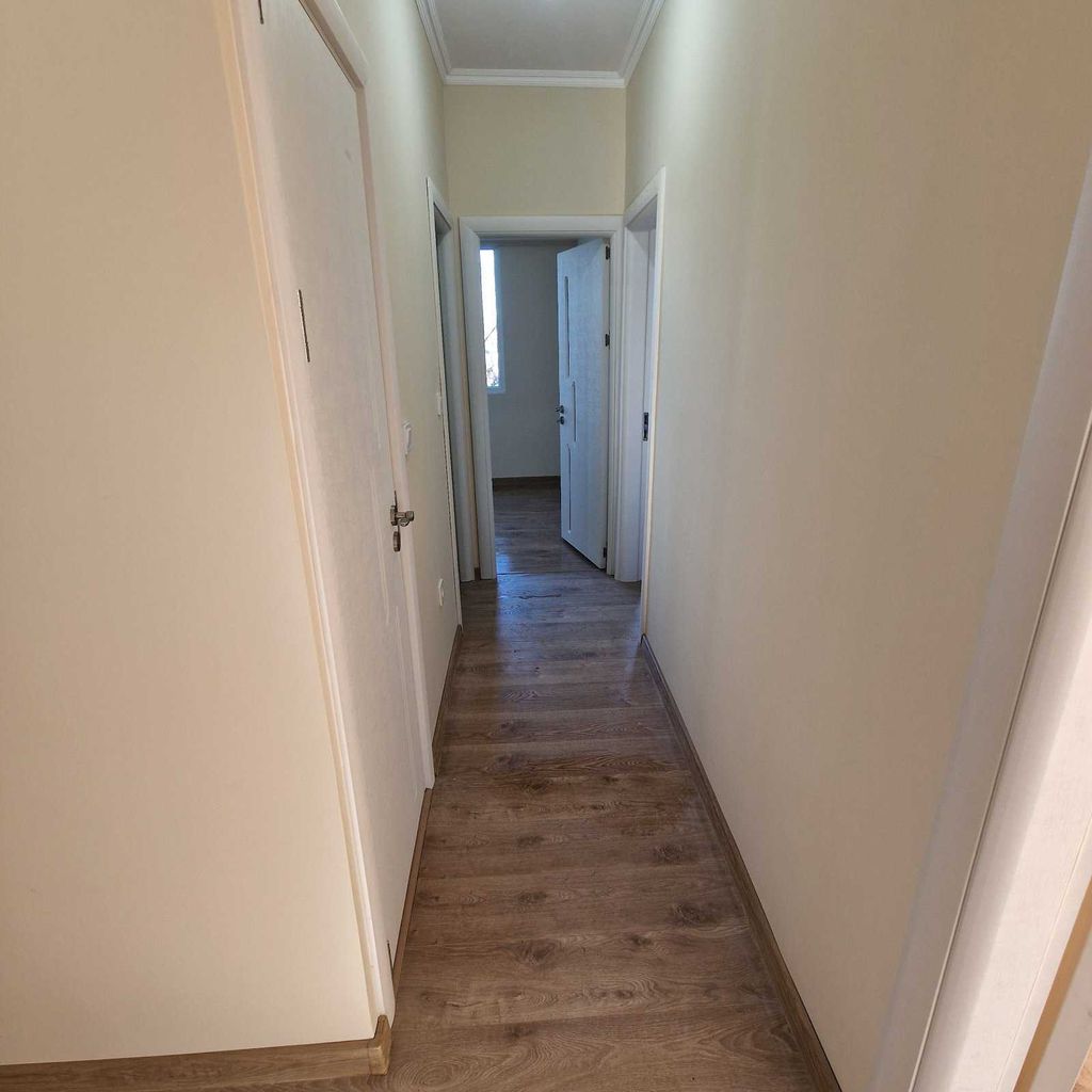 Продава се Тристаен апартамент в Разград, Орел - 78 кв.м за 1066 €/кв.м - Снимка #7