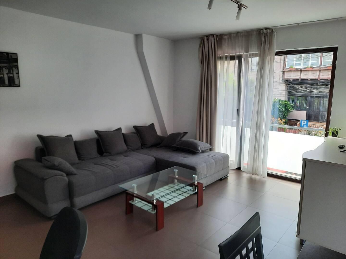 Închiriez apartament UNTOLD strada Mamaia Nr.12