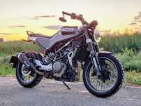 Se vinde Moto Husqvarna Svartpilen 401 - 2022