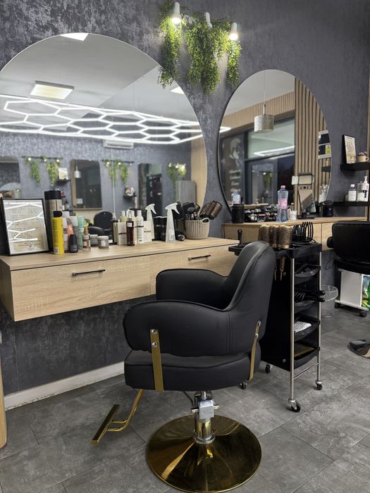 Inchiriere post coafor