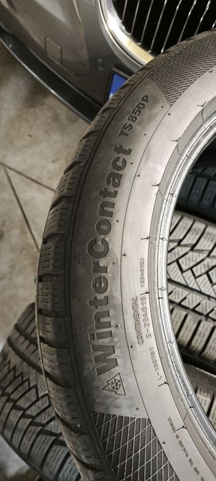 46p. 235/50 R17 96V Continental TS 850 P