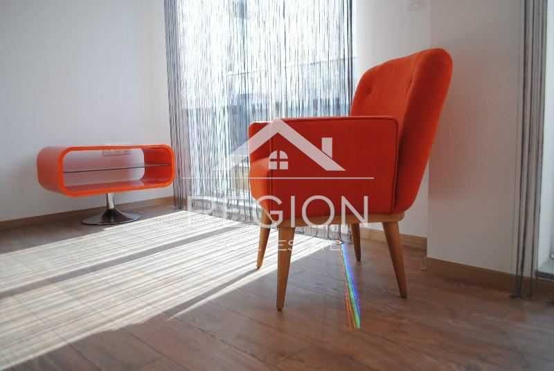 Дава се под наем Тристаен апартамент в Варна, Център - 100 кв.м за 510 € - Снимка #2