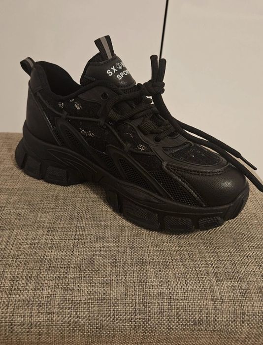 Adidasi Guess Noi, piele eco, nr 36 sneakers dama negri