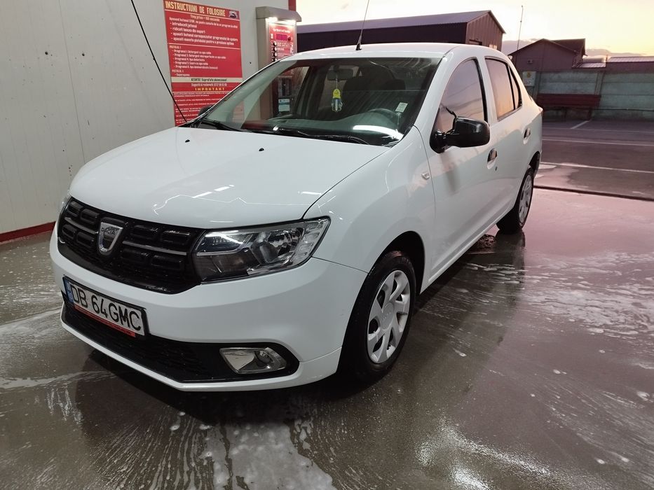Vând Dacia Logan