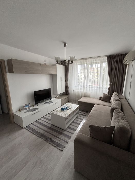 Închiriez Apartament Zona Rovine Institut
