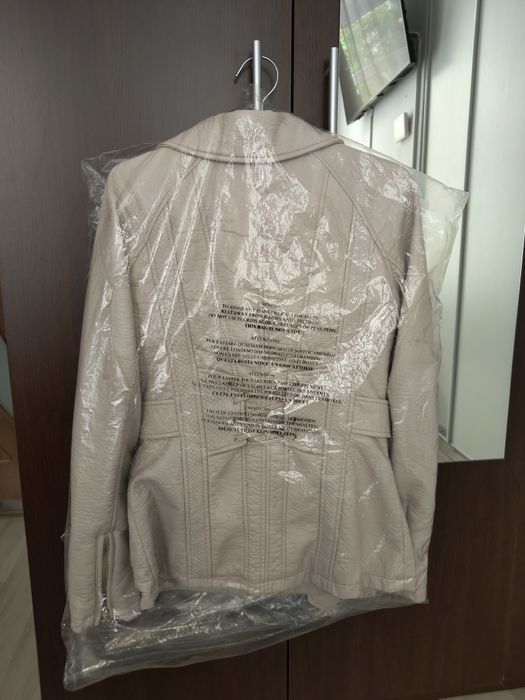 Geacă piele damă GUESS, nouă, fără etichetă