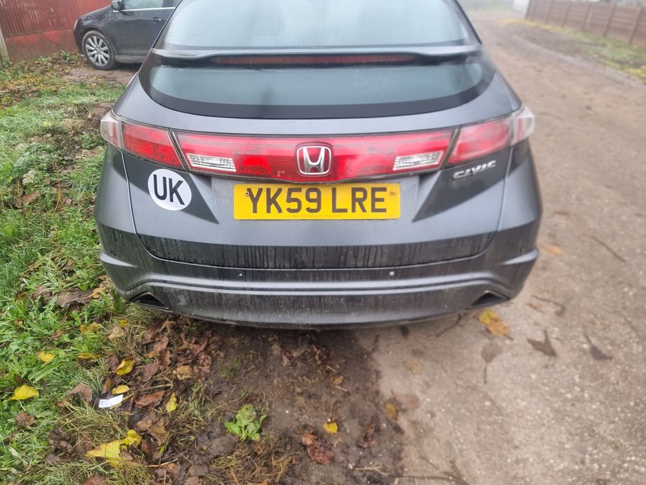 Dezmembrez Honda civic 1.8 i-vtec 2010