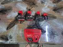 Acumulator baterie MILWAUKEE M 12 3 Ah si incarcator C 12 C
