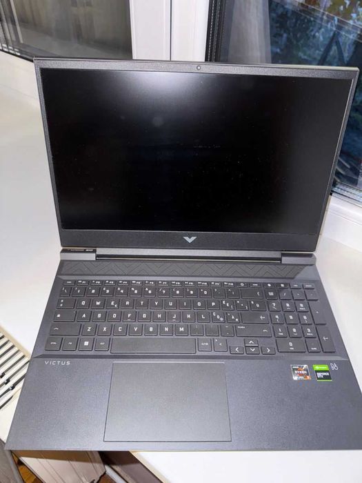 Vând HP Victus 16 16RAM Ryzen 5
