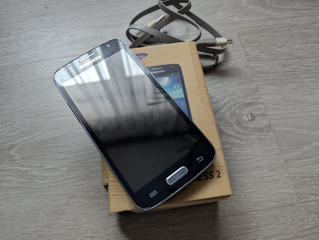 Lot telefoane: 2 x Samsung Galaxy, HTC Desire 526, Huawei Ascend G300