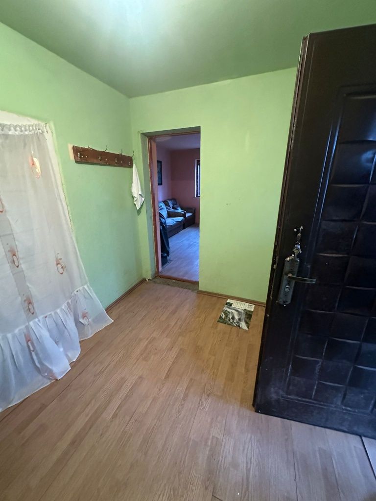 Vand sau schimb casa la tara~10 km de Reghin~22 ari teren