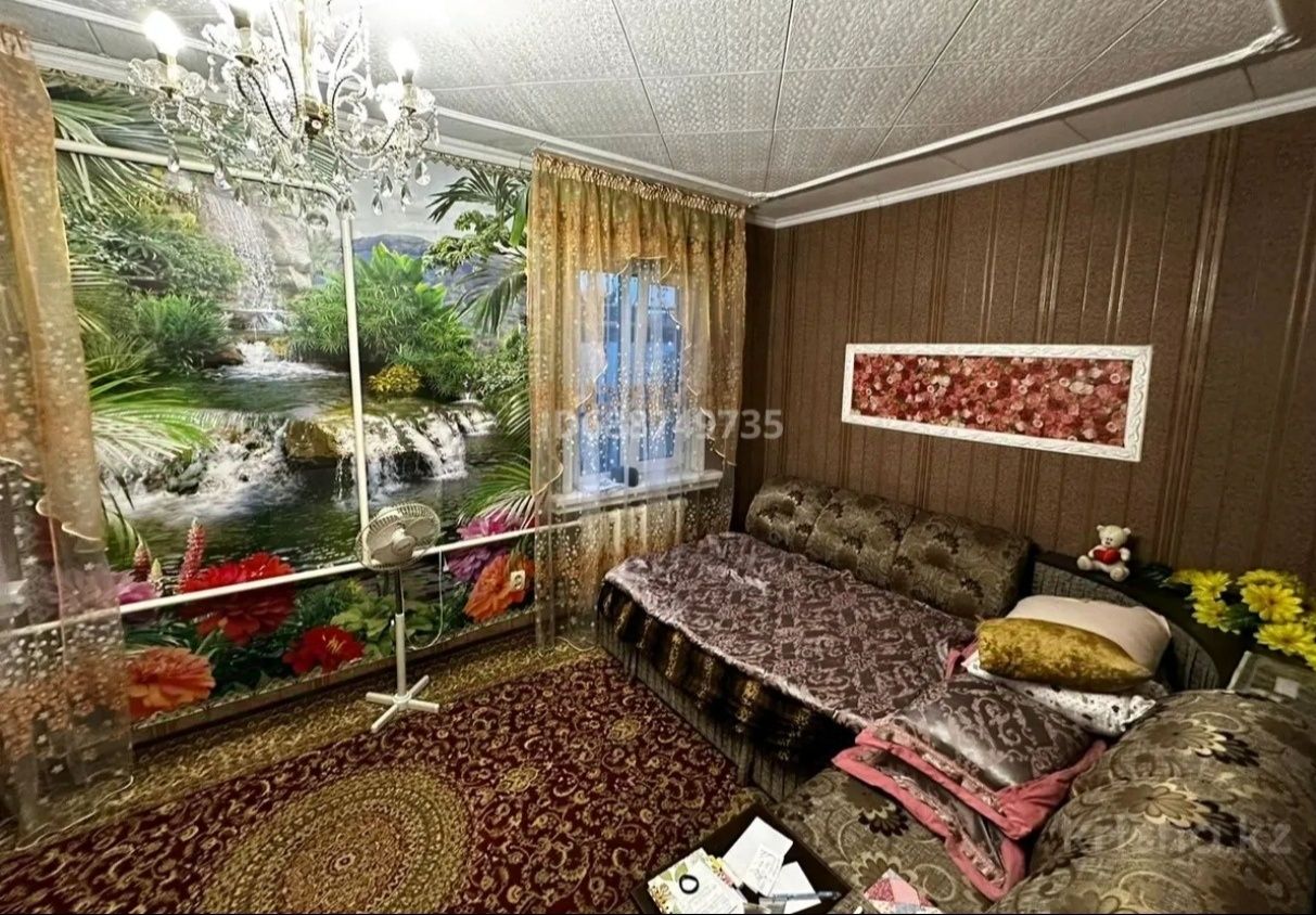 Продам часть дома (дом на несколько хозяев), Турксибский район, ул. Вя
