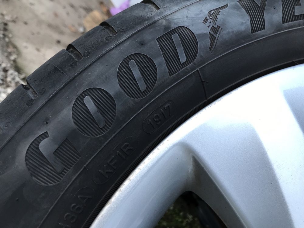 Алуминиеви джанти с летни гуми 215/50R17,Опел Астра H,2010г.
