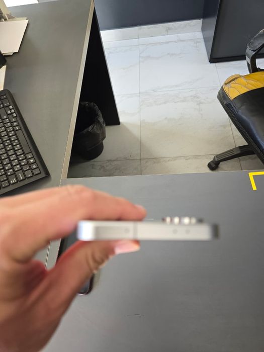 Samsung  S24 FE в 128