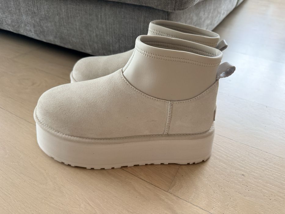 Vand ugg marime 39