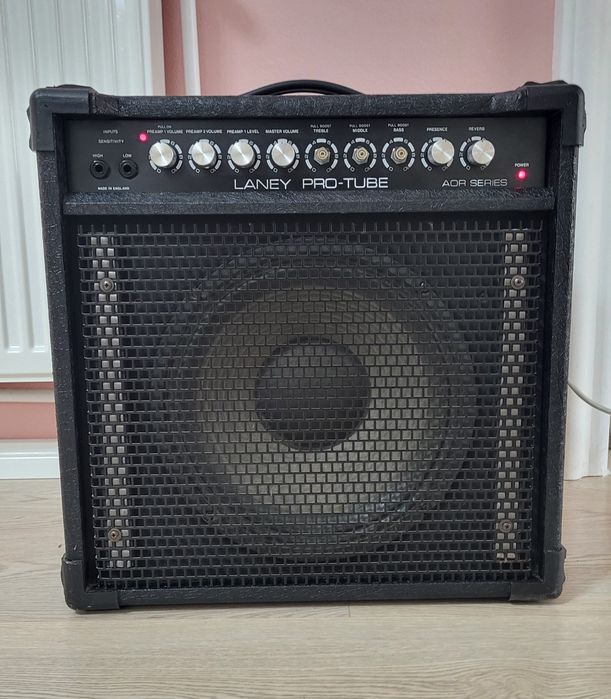 Combo Laney cu lampi pt. chitara amplificator instrumente