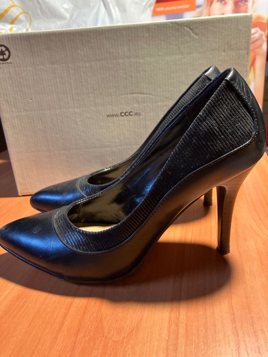 Официални черни дамски обувки на висок ток