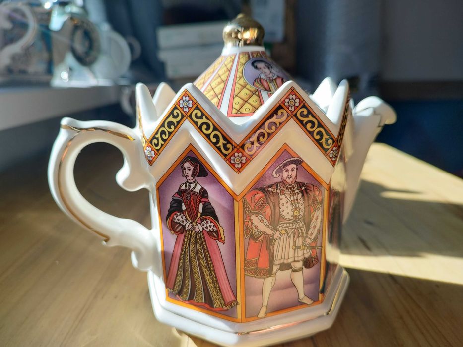 Винтидж британски чайник на Sadler Хенри VIII