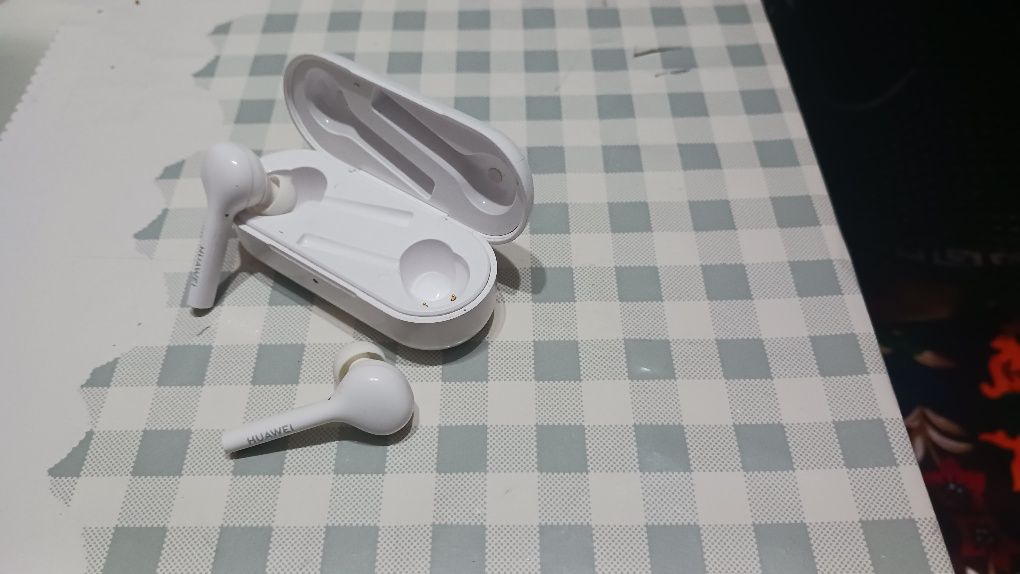 Huawei bluetooth earphones