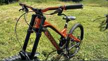 Mondraker Summum Pro Carbon 27.5/ Downhill