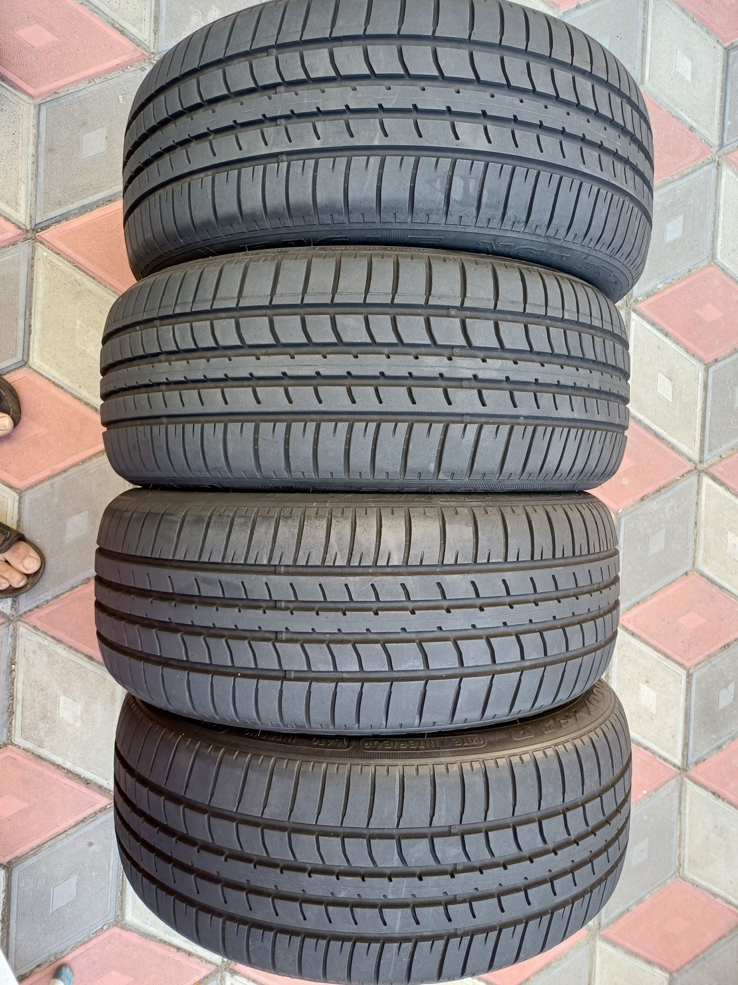 Vand 4 anvelope de vara 205 50 r17 GOODYEAR foarte bune