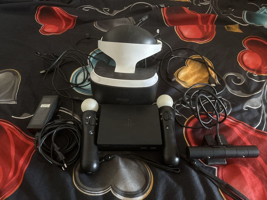 Ps4 editie limitata God of War Day One + PsVR cu doua manete