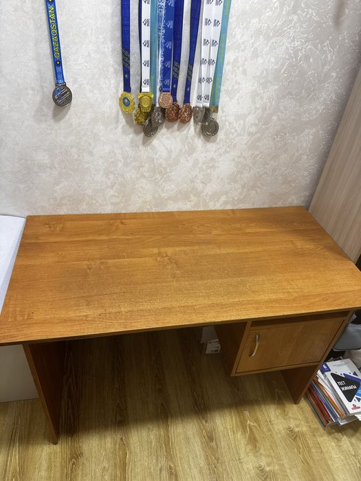 Стол ученический с тумбой