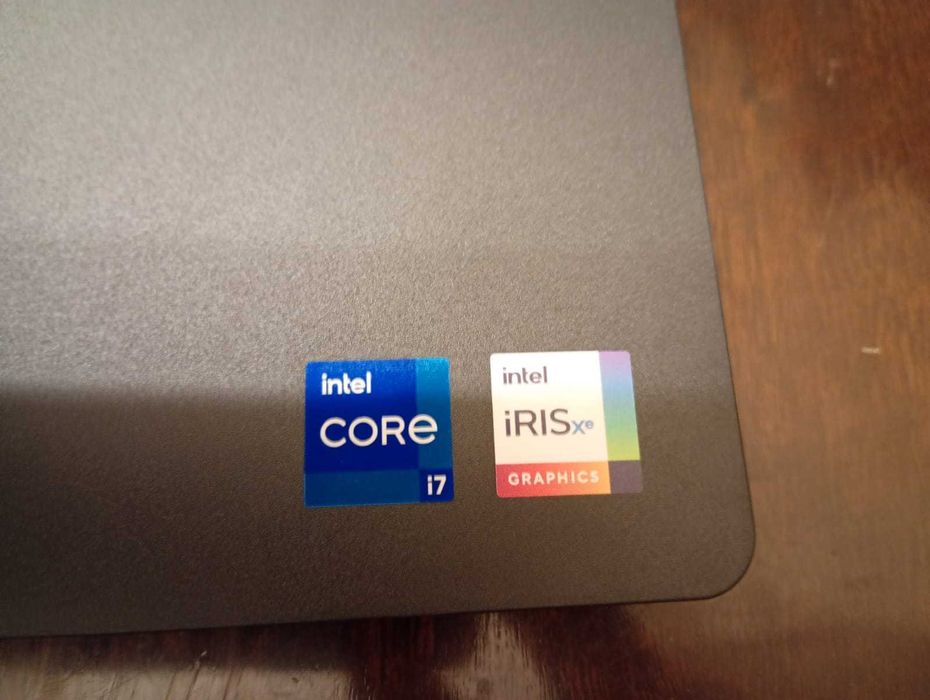 Vand LAPTOP I7 NOU generatia 11 pret 2900 lei